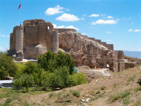 Türkiye’nin Esrarengiz Kalesi: Harput Kalesi