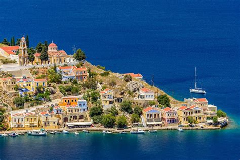 Küçük Bir Yunan Adası: Symi’de Gezilecek Yerler