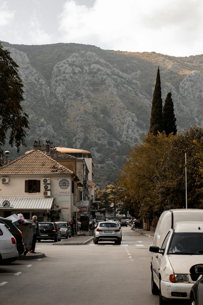 uploaded-image-kotor-korfezi-karadag-surlarla-cevrili-tarihi-bir-adriyatik-limani-1706563894522