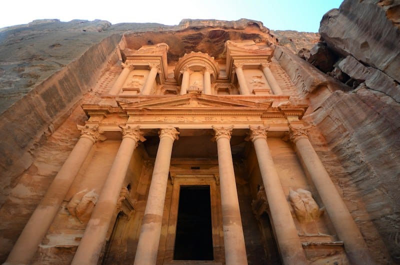 Petra, Ürdün: Kaya Oyma Şehir ve Al-Khazneh Tapınağı Petra, Ürdün: Kaya Oyma Şehir ve Al-Khazneh Tapınağı