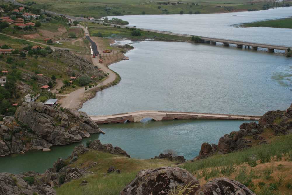 Çeşnigir Köprüsü Çeşnigir Köprüsü