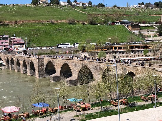Dicle Köprüsü