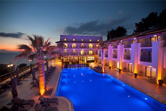 Neopol Hotel Deluxe'de Kalınır Mı?
