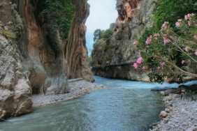 Saklıkent Kanyonu: Macera ve Doğa Yürüyüşü İçin İdeal Nokta