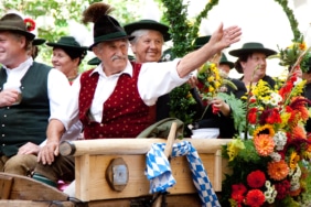 Yurt Dışında Gezi Yaparken Yerel Gelenekler ve Adetler