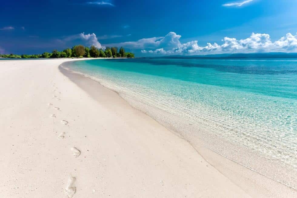 2025’te Deniz, Kum, Güneş: Tatilinizi Mükemmel Kılacak Plajlar
